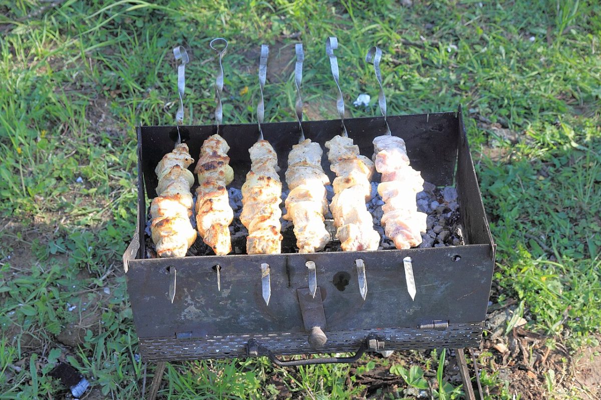 Brochetas de pavo y verduras con limón